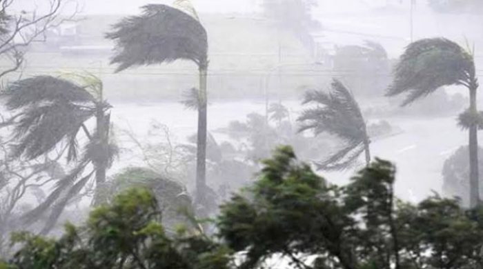 কক্সবাজারসহ ১৯ অঞ্চলে ৬০ কিলোমিটার বেগে ঝড়ের সম্ভাবনা