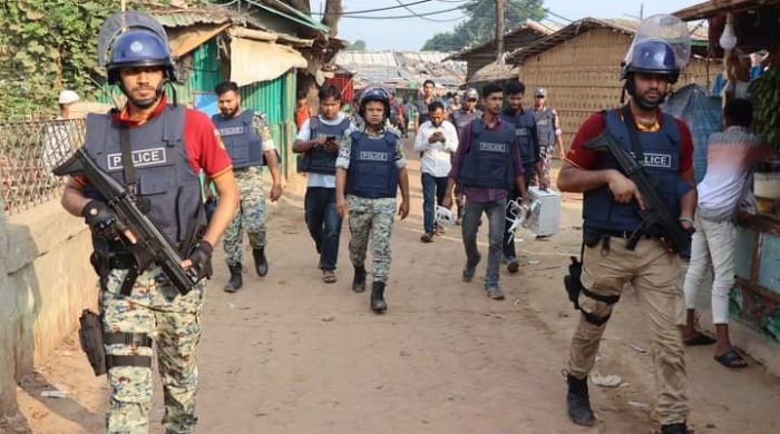 রোহিঙ্গা ক্যাম্পে ড্রোন অভিযান, অস্ত্র-মাদকসহ আটক ৮