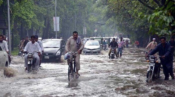 পাকিস্তানে প্রবল বর্ষণে নিহত বেড়ে ২৫