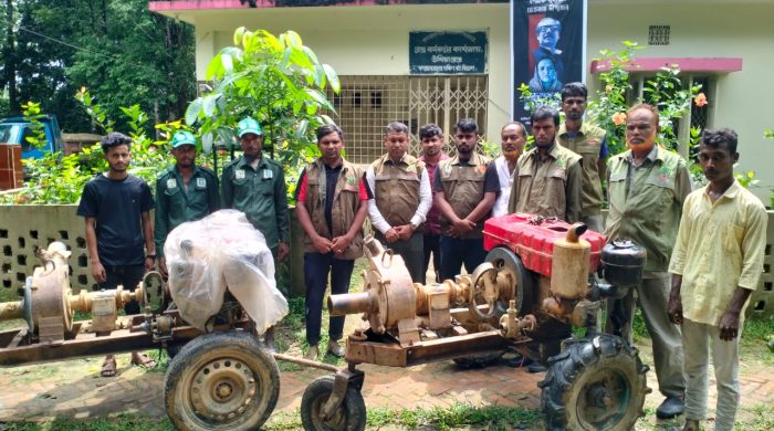 উখিয়ায় সংরক্ষিত বনভূমিতে অবৈধভাবে বালি উত্তোলনের দায়ে ২ মেশিন জব্দ করলো বনবিভাগ