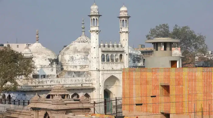 জ্ঞানবাপী মসজিদের নিচে মন্দিরের অস্তিত্ব পাওয়ার দাবি!